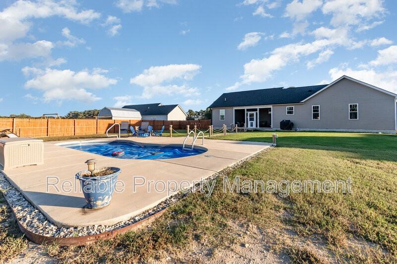 3312 Dino Ln - Photo 2 of 24