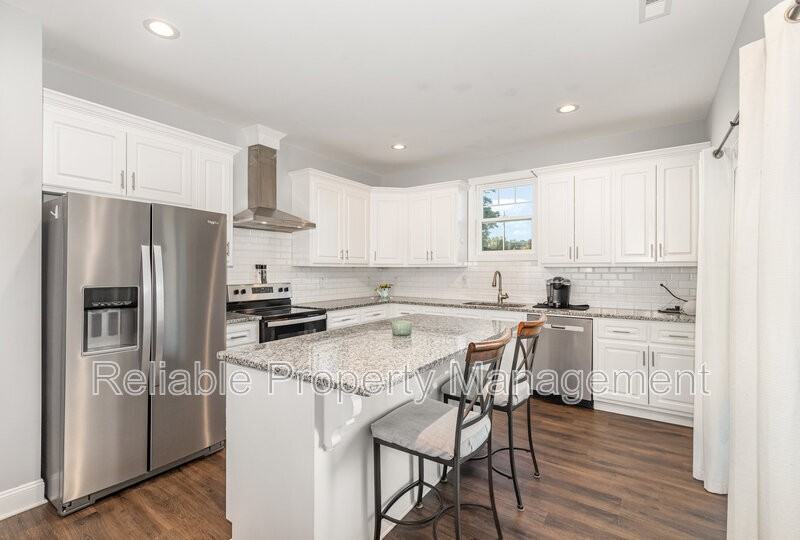 3312 Dino Ln - Photo 5 of 24