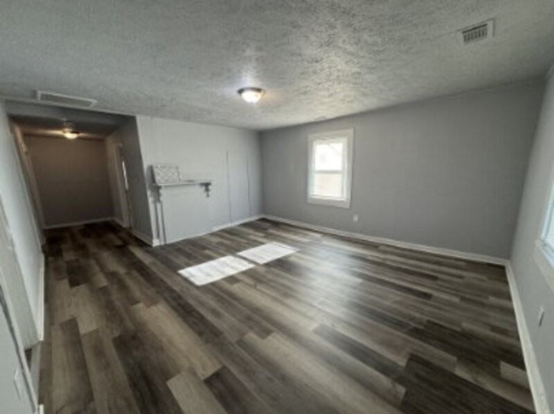 238 Samuel L Johnson Dr - Photo 5 of 13