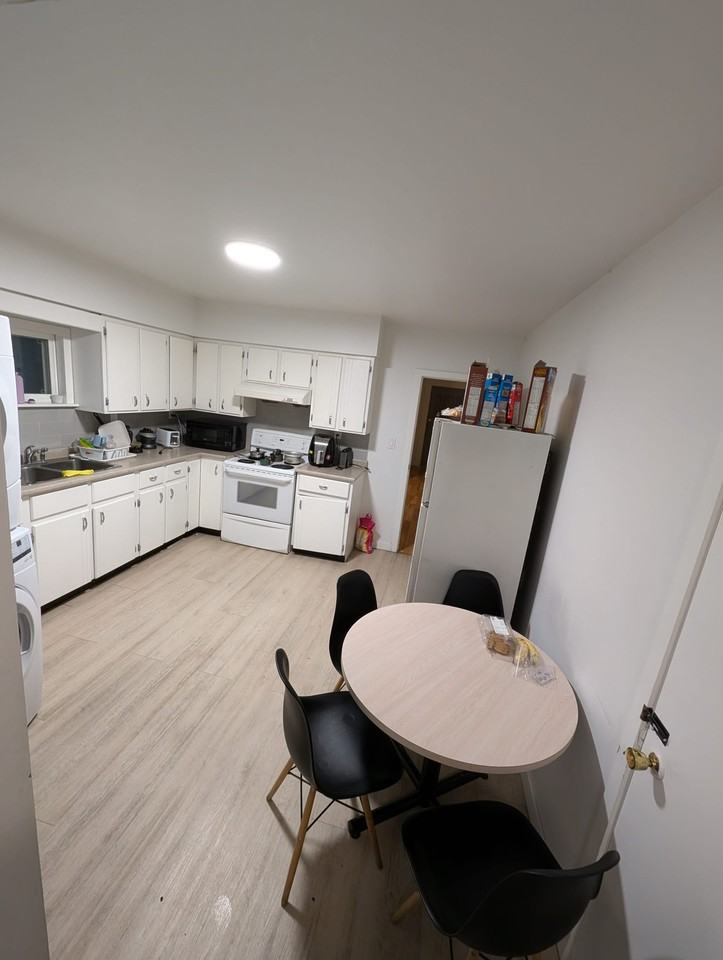 4745 Gladstone Street #4745 - Photo 2 of 4