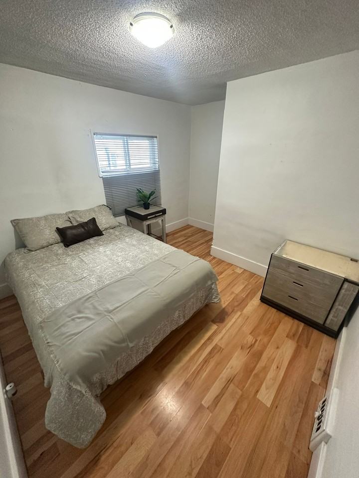 4745 Gladstone Street #4745 - Photo 4 of 4