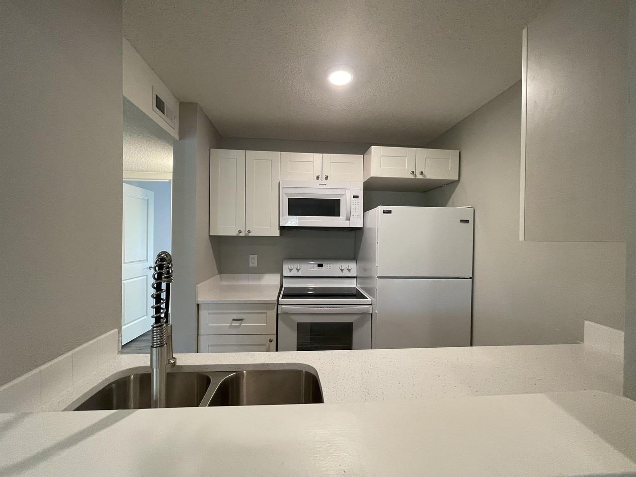 211 Mount Hope Court - Photo 4 of 36