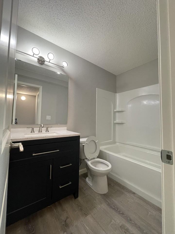 211 Mount Hope Court - Photo 6 of 36