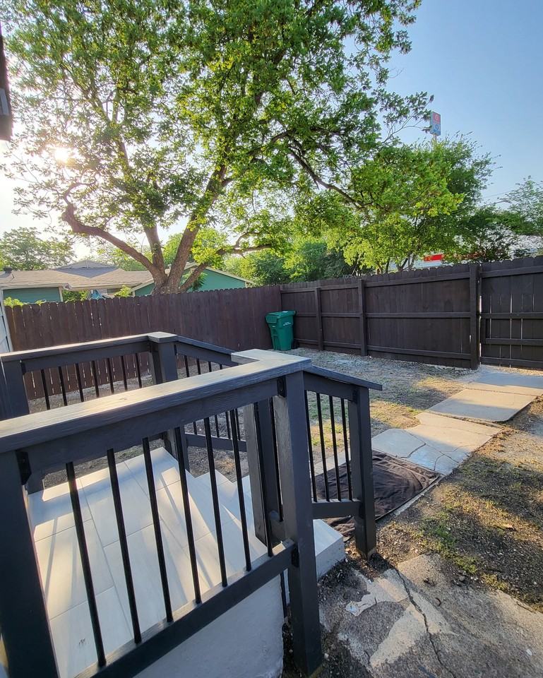 Hammond - Photo 3 of 48