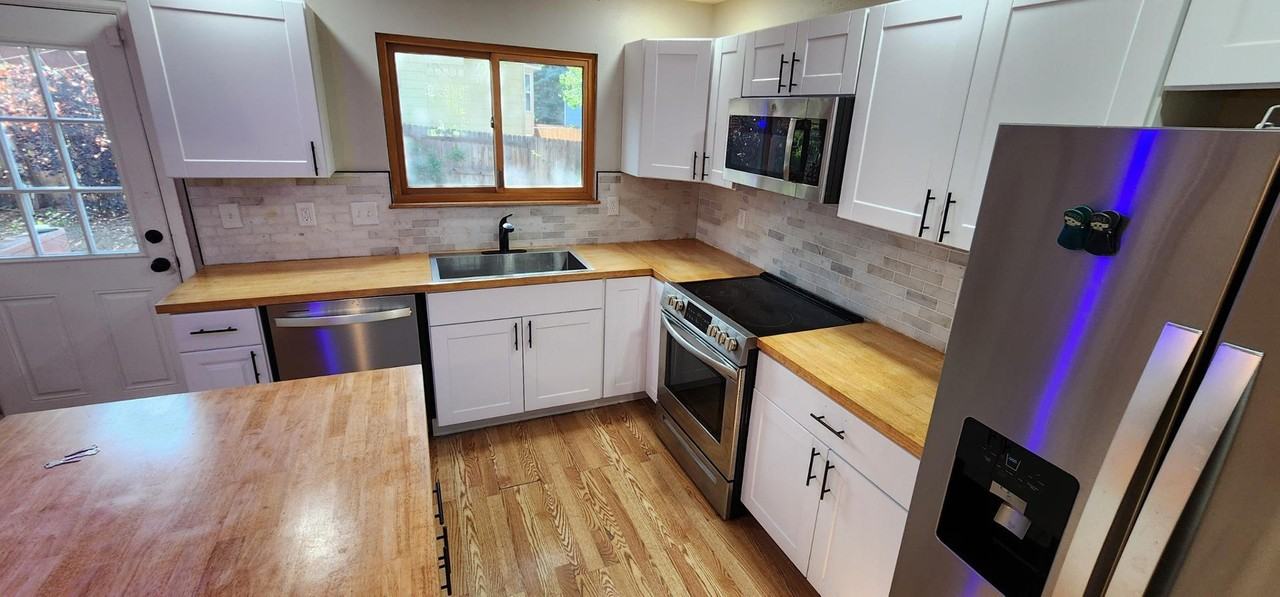 3325 Honeyburyl Dr - Photo 4 of 29