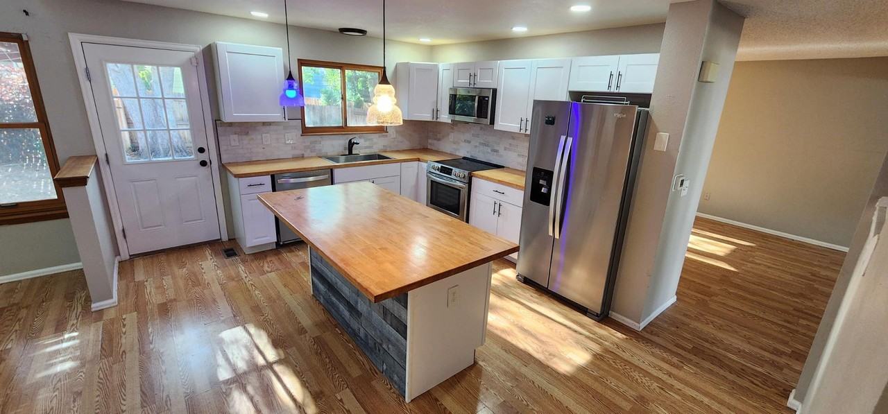 3325 Honeyburyl Dr - Photo 5 of 29