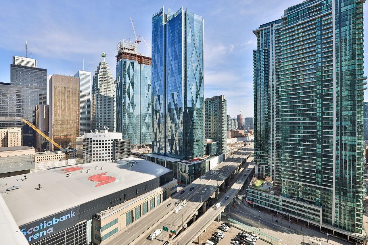 88 Harbour St #2305 - Photo 7 of 29