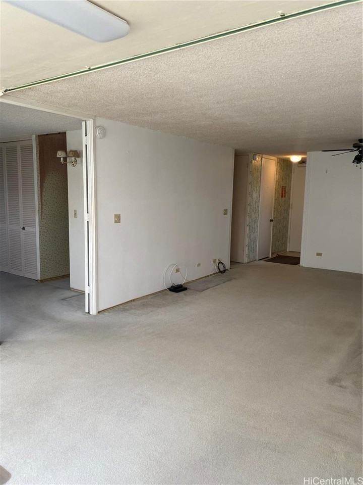 1052 Ala Nanu St #201 - Photo 4 of 19