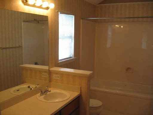 9720 Oak Forrest Dr - Photo 2 of 6