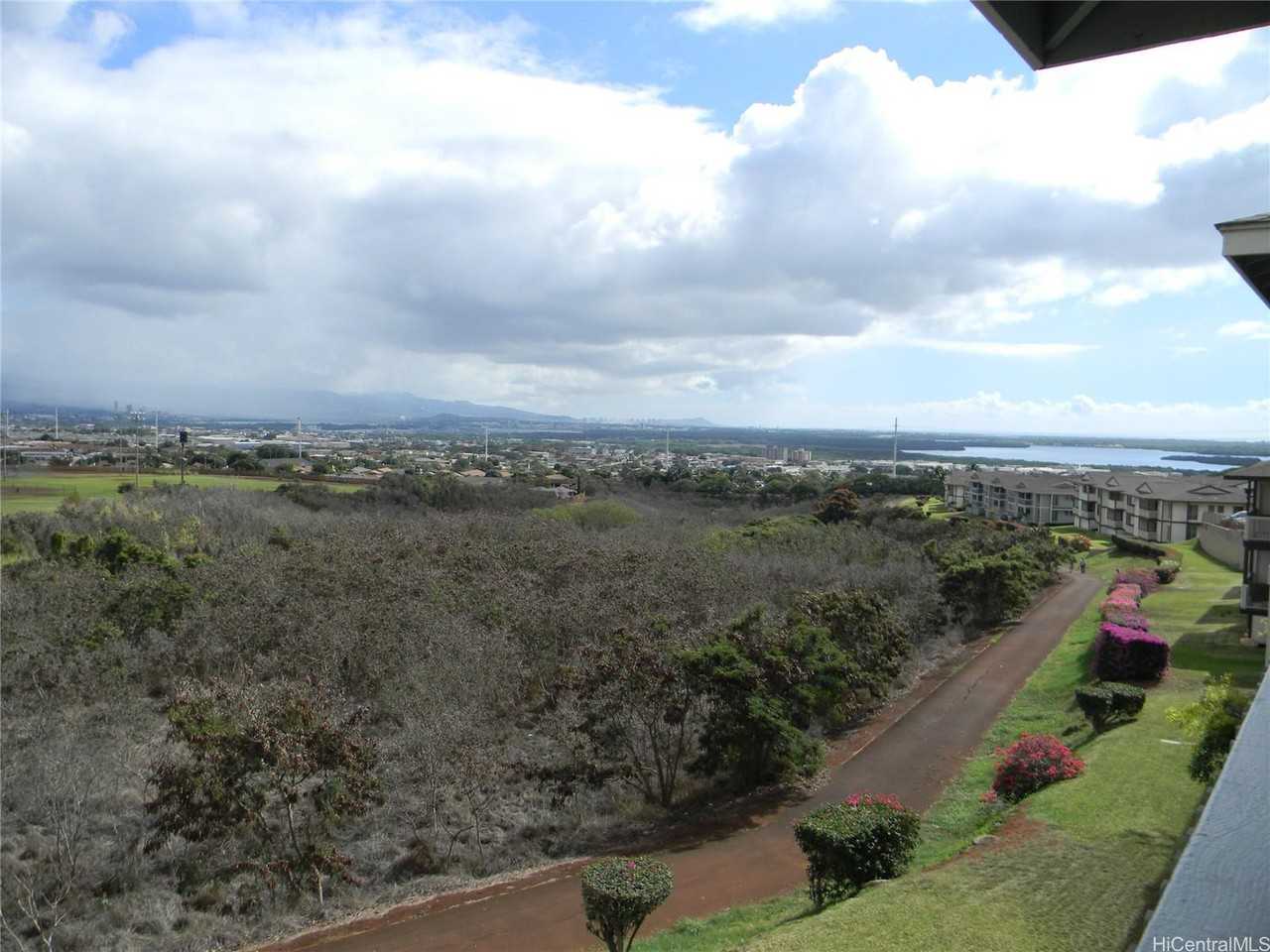 Kahakea St #2B - Photo 2 of 14