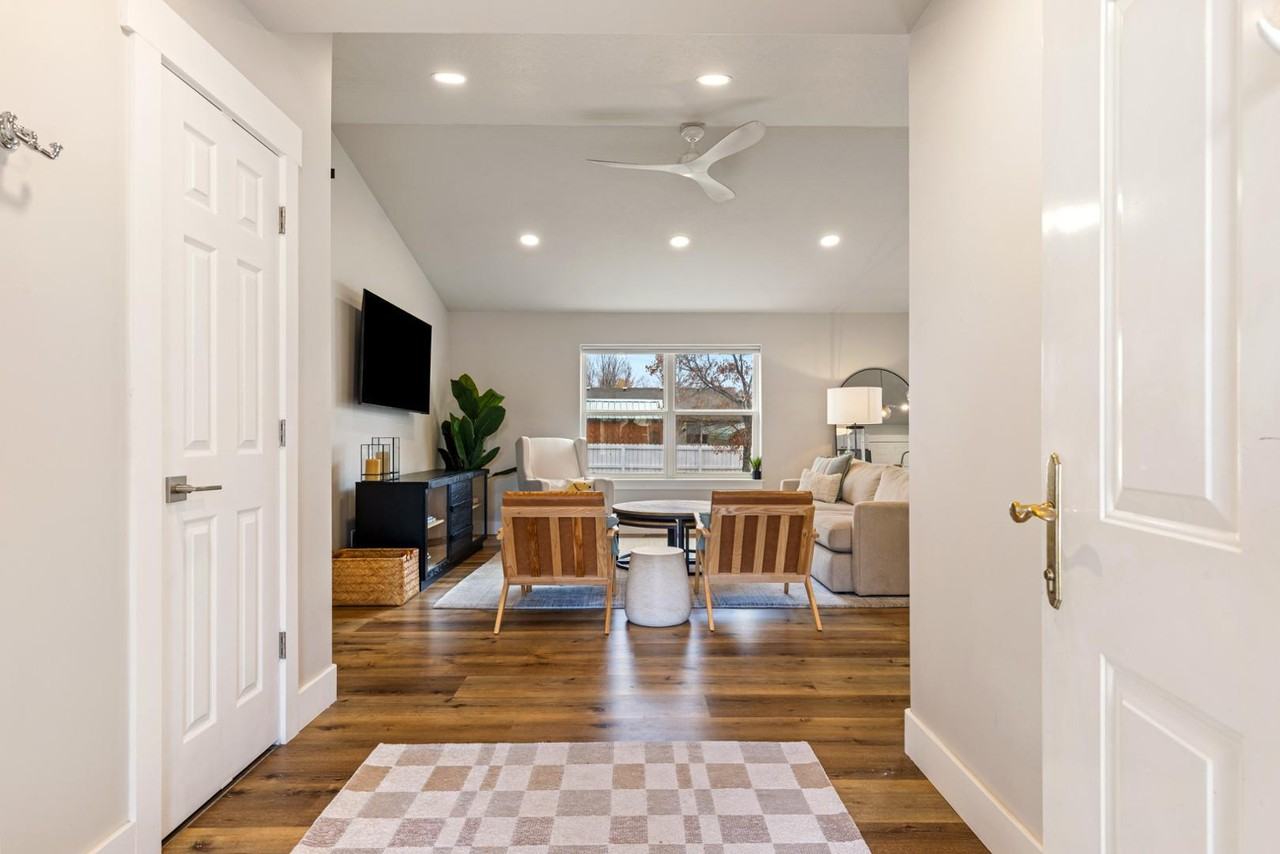 1108 Sunrise Dr - Photo 2 of 23