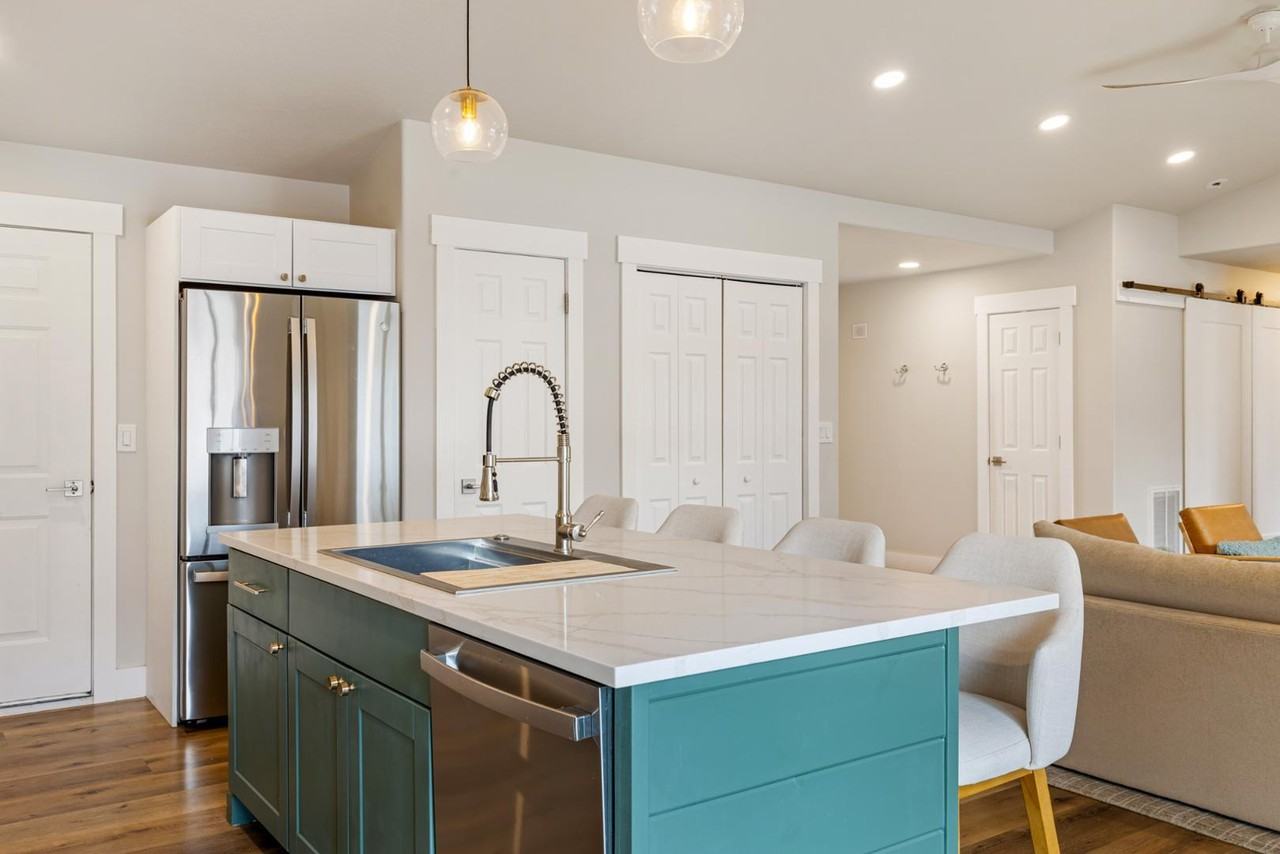 1108 Sunrise Dr - Photo 5 of 23