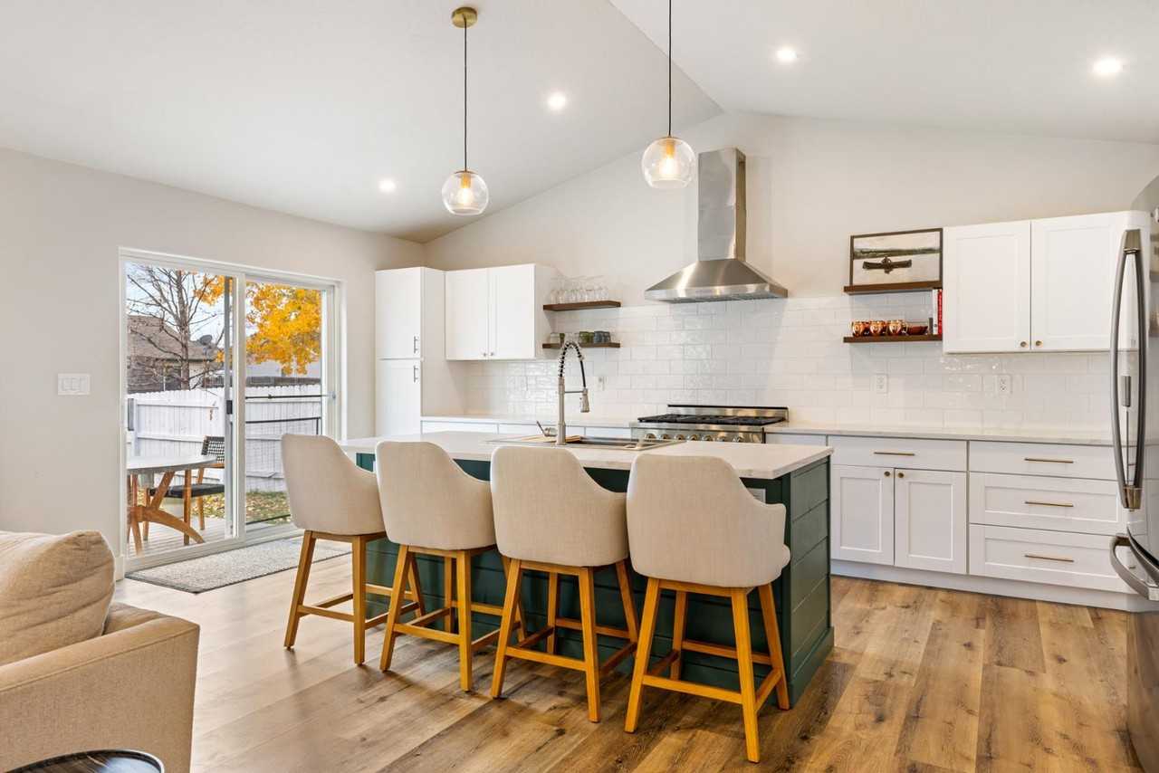 1108 Sunrise Dr - Photo 7 of 23