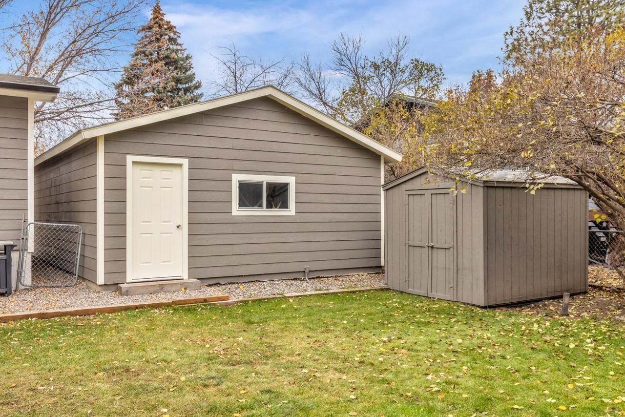 409 Henry Dr - Photo 3 of 37