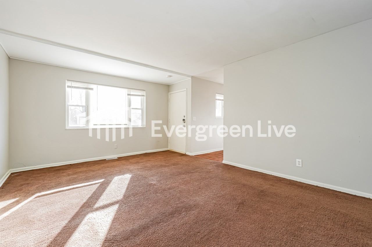 4723 Winona Ter - Photo 4 of 15