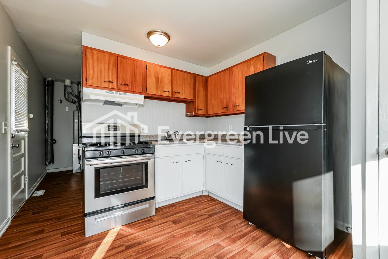 4723 Winona Ter - Photo 7 of 15