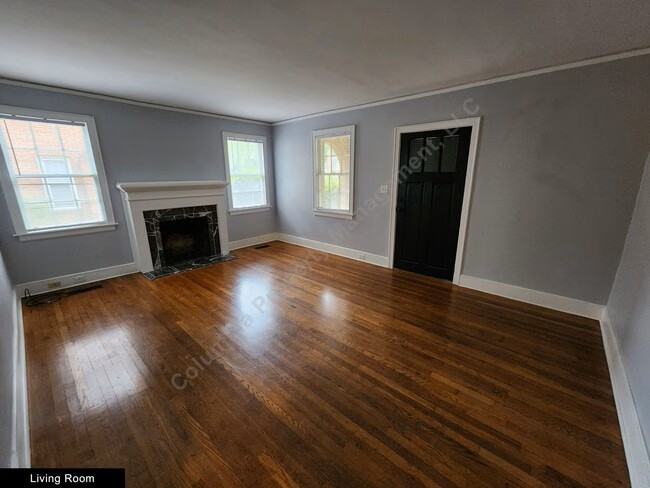 314 South Woodrow Street #312 - Photo 7 of 22