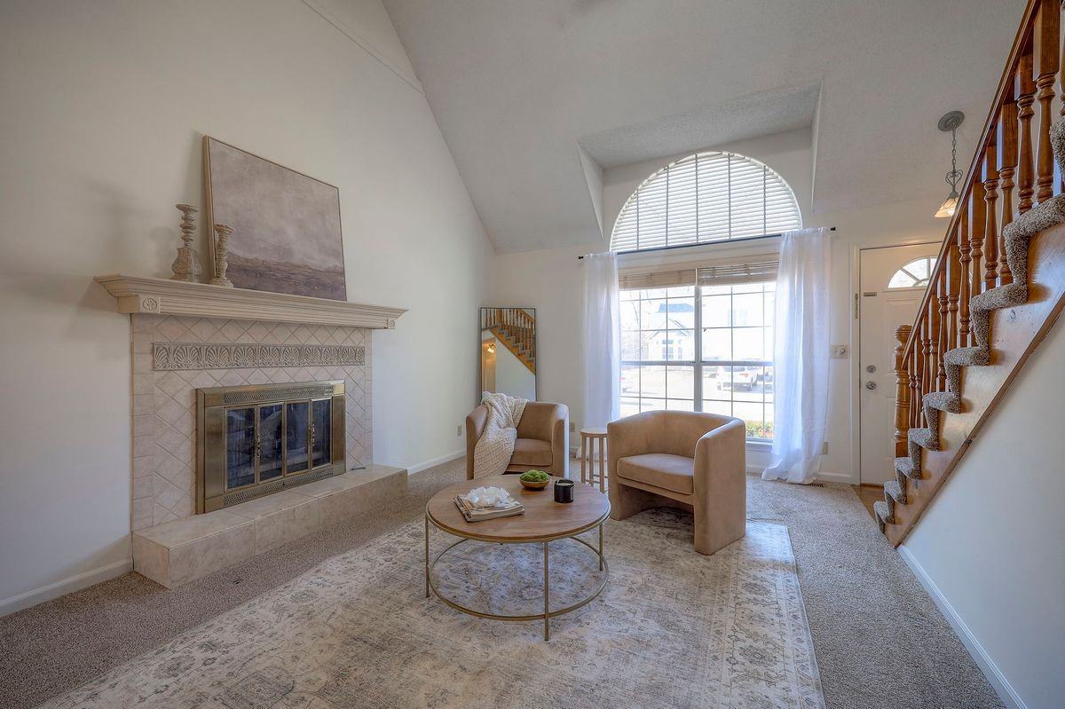 14903 Goodman St - Photo 4 of 30