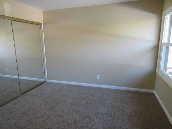 6361 Lake Como Ave - Photo 6 of 13