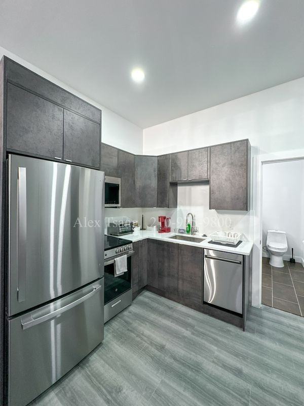 316 Toledo ##102 - Photo 5 of 17