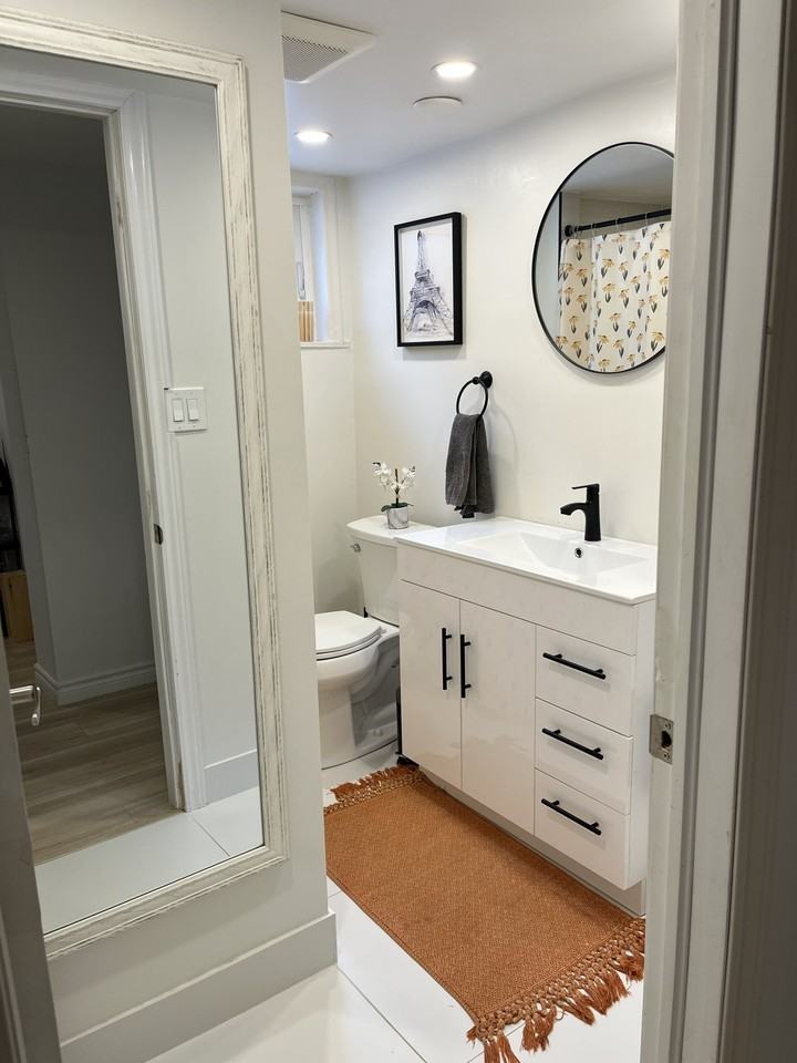 200 Queen Street West #3 - Photo 7 of 21