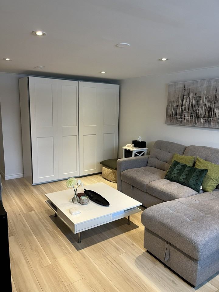 200 Queen Street West #3 - Photo 3 of 21