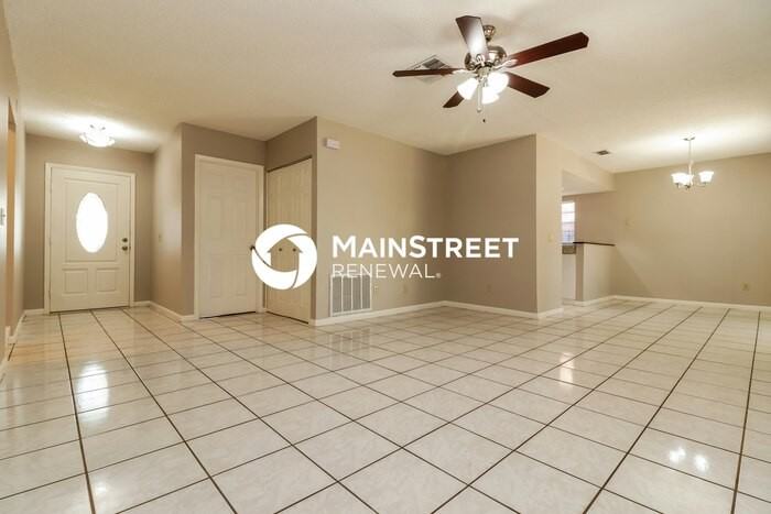 207 Regal Park Dr - Photo 3 of 16