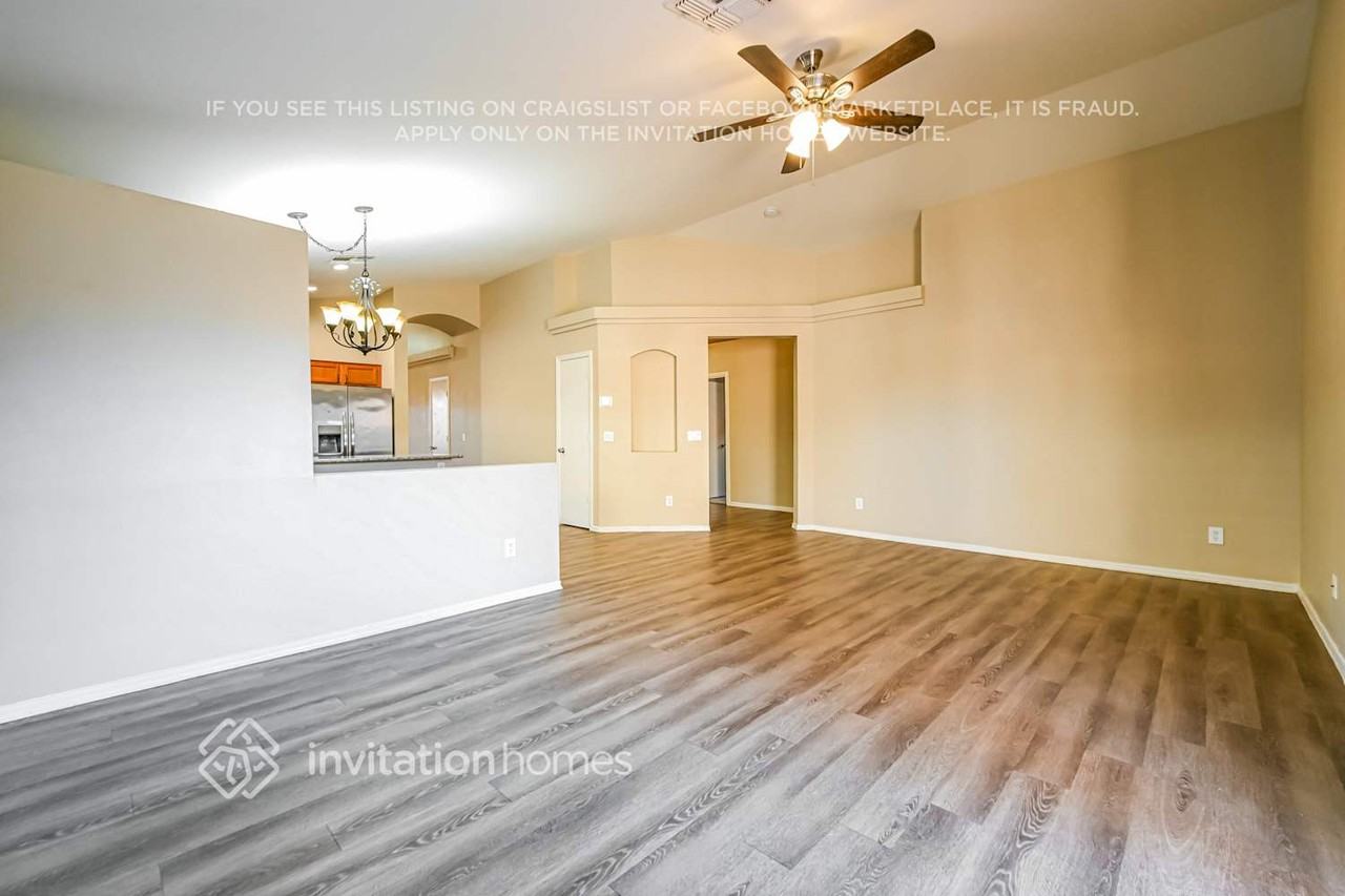 9025 W Avalon Dr - Photo 4 of 17