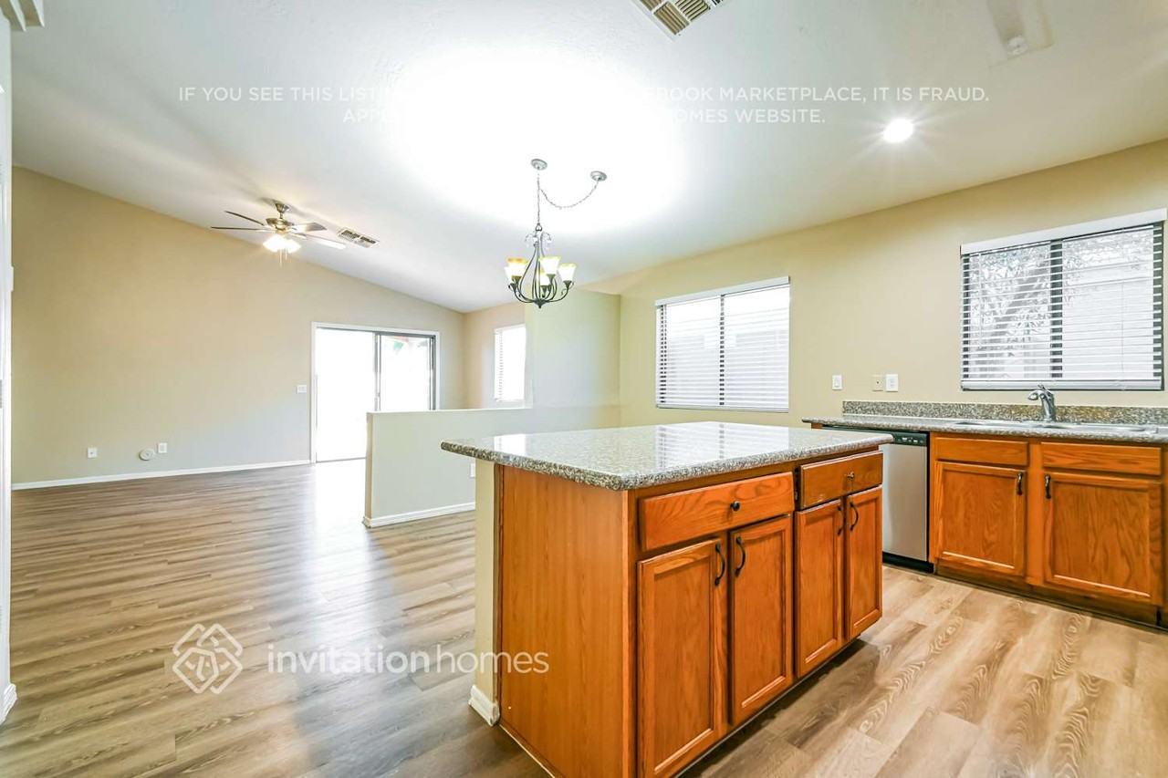 9025 W Avalon Dr - Photo 5 of 17