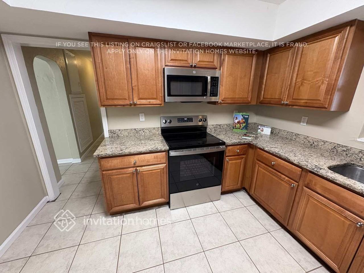 350 Mcarthur Ave - Photo 3 of 13