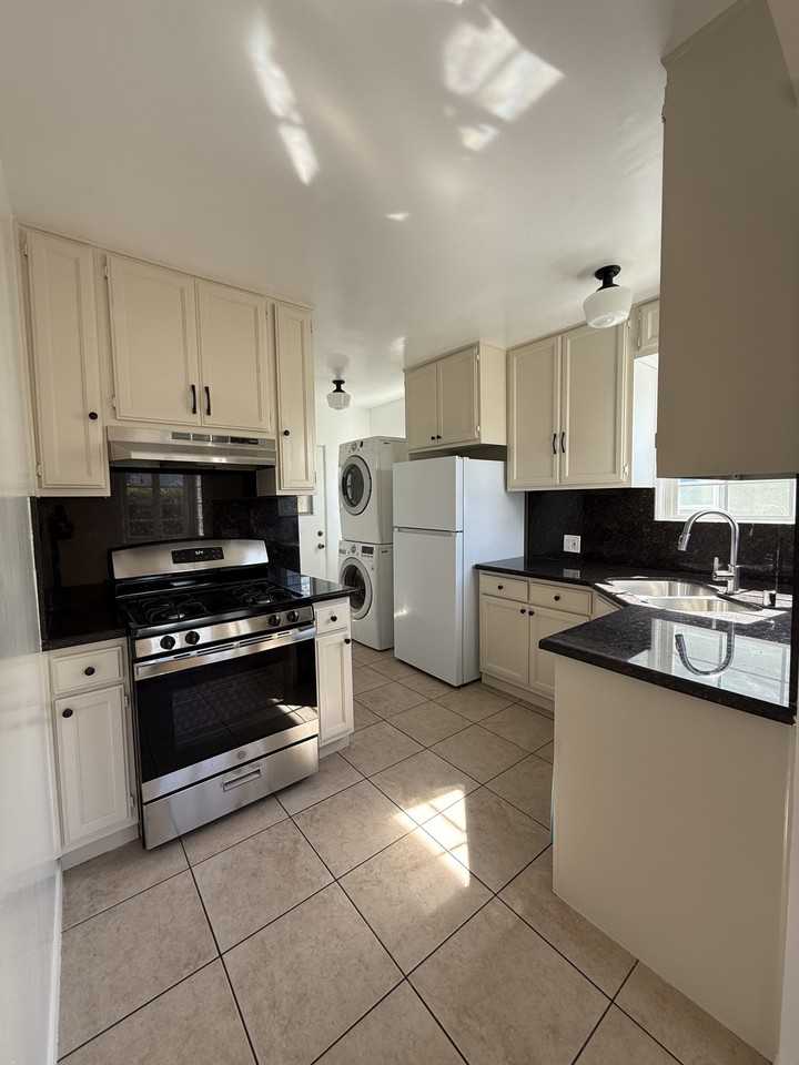 5854 Arlington Avenue - Photo 7 of 19