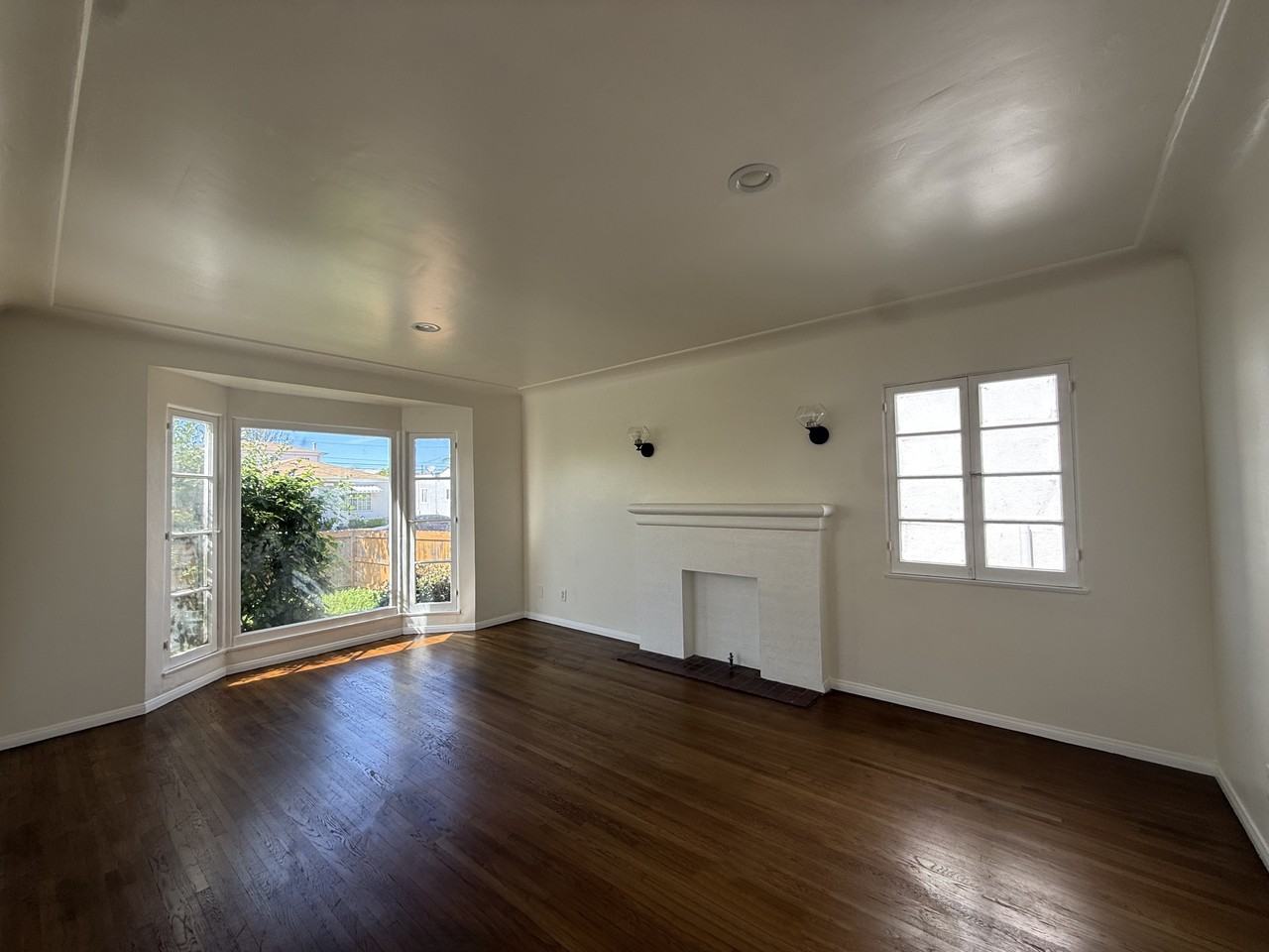 5854 Arlington Avenue - Photo 3 of 19