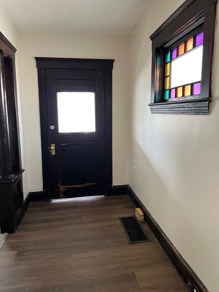 2031 W 104th St - Photo 4 of 8