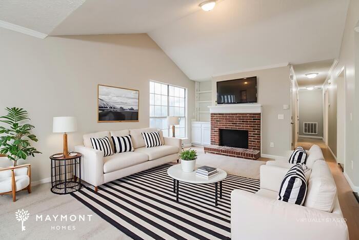 208 Salusbury Ln - Photo 5 of 15