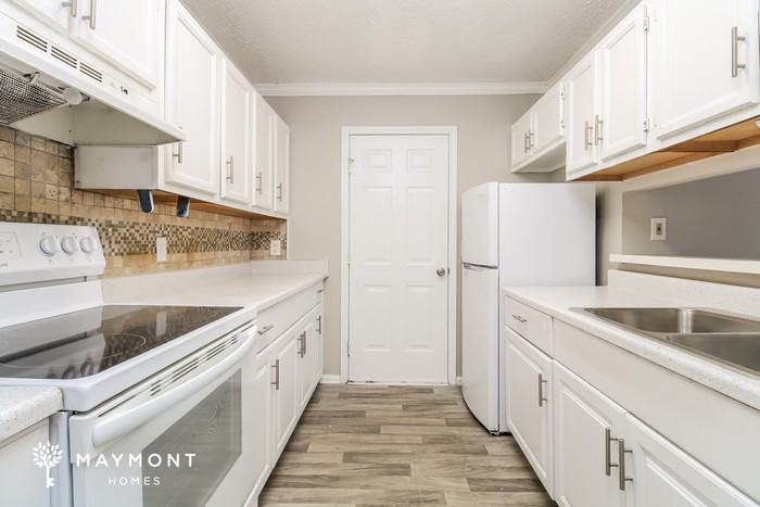 208 Salusbury Ln - Photo 6 of 15