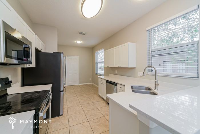 10112 Andover Point Cir - Photo 7 of 15