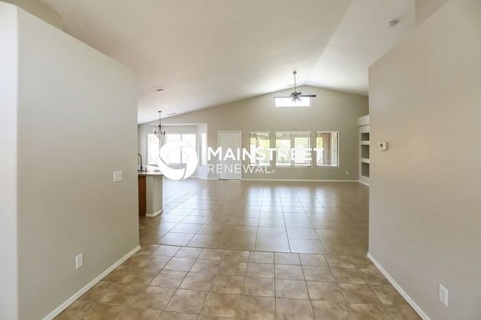 8612 W Mohave St - Photo 3 of 16