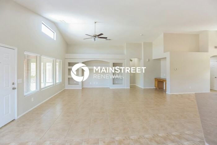 8612 W Mohave St - Photo 5 of 16