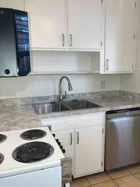 310 W Lexington Ave #B - Photo 4 of 10