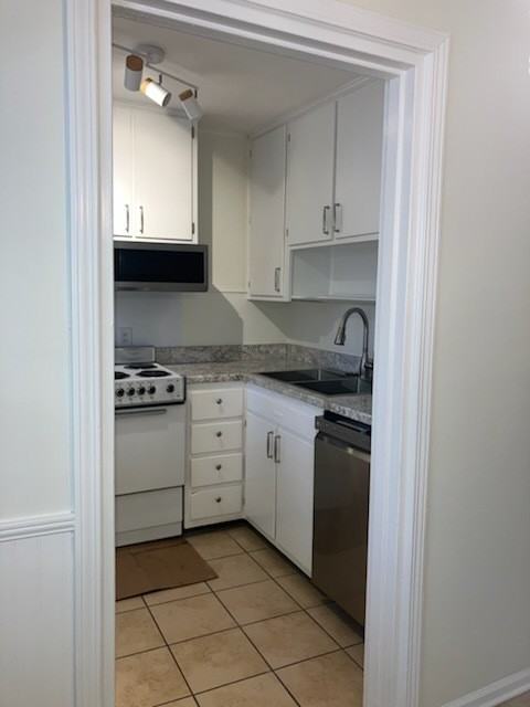 310 W Lexington Ave #B - Photo 6 of 10