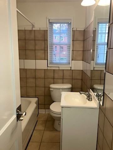 310 W Lexington Ave #B - Photo 7 of 10