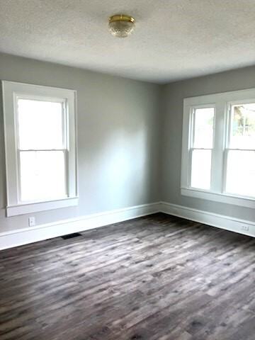 1026 Kennedy Rd - Photo 5 of 20