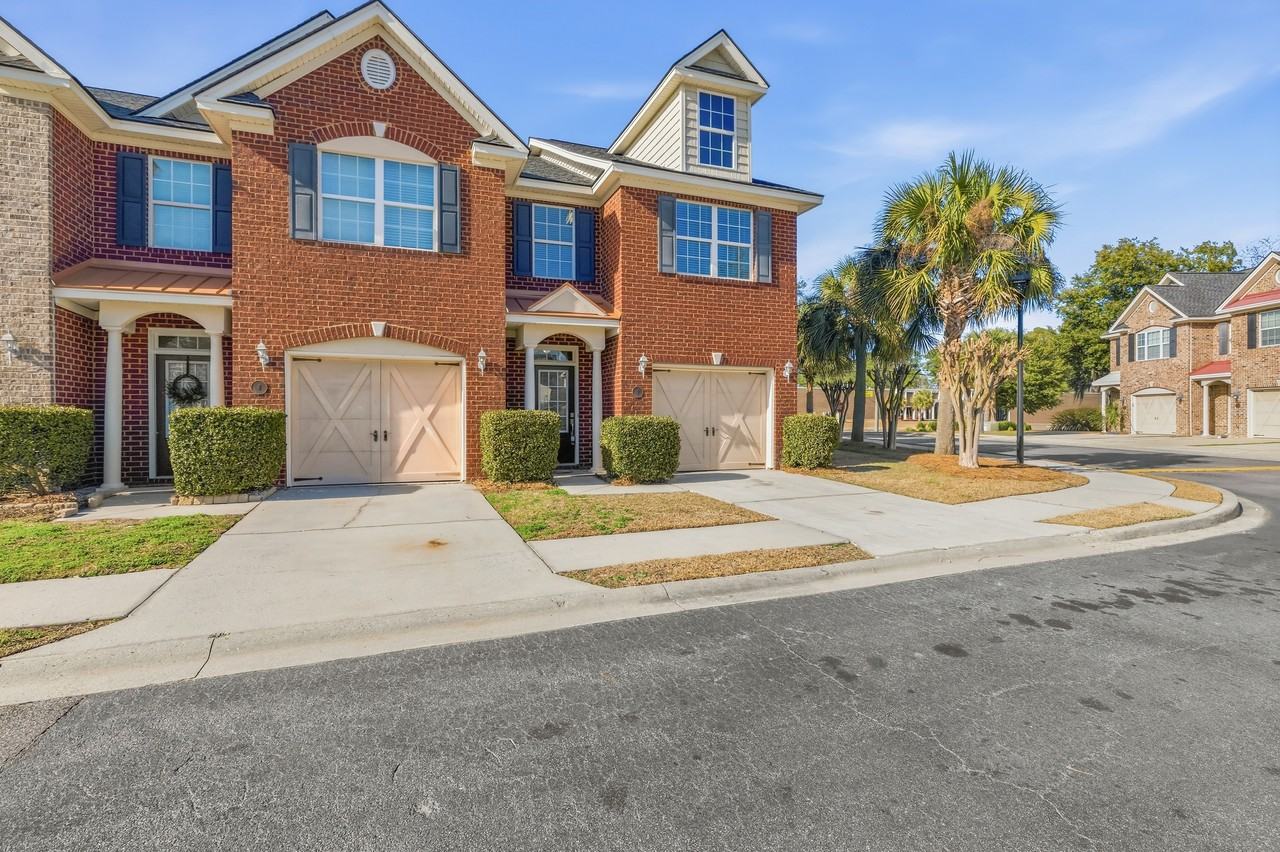 777 King George BlvdUnit #1 - Photo 2 of 45