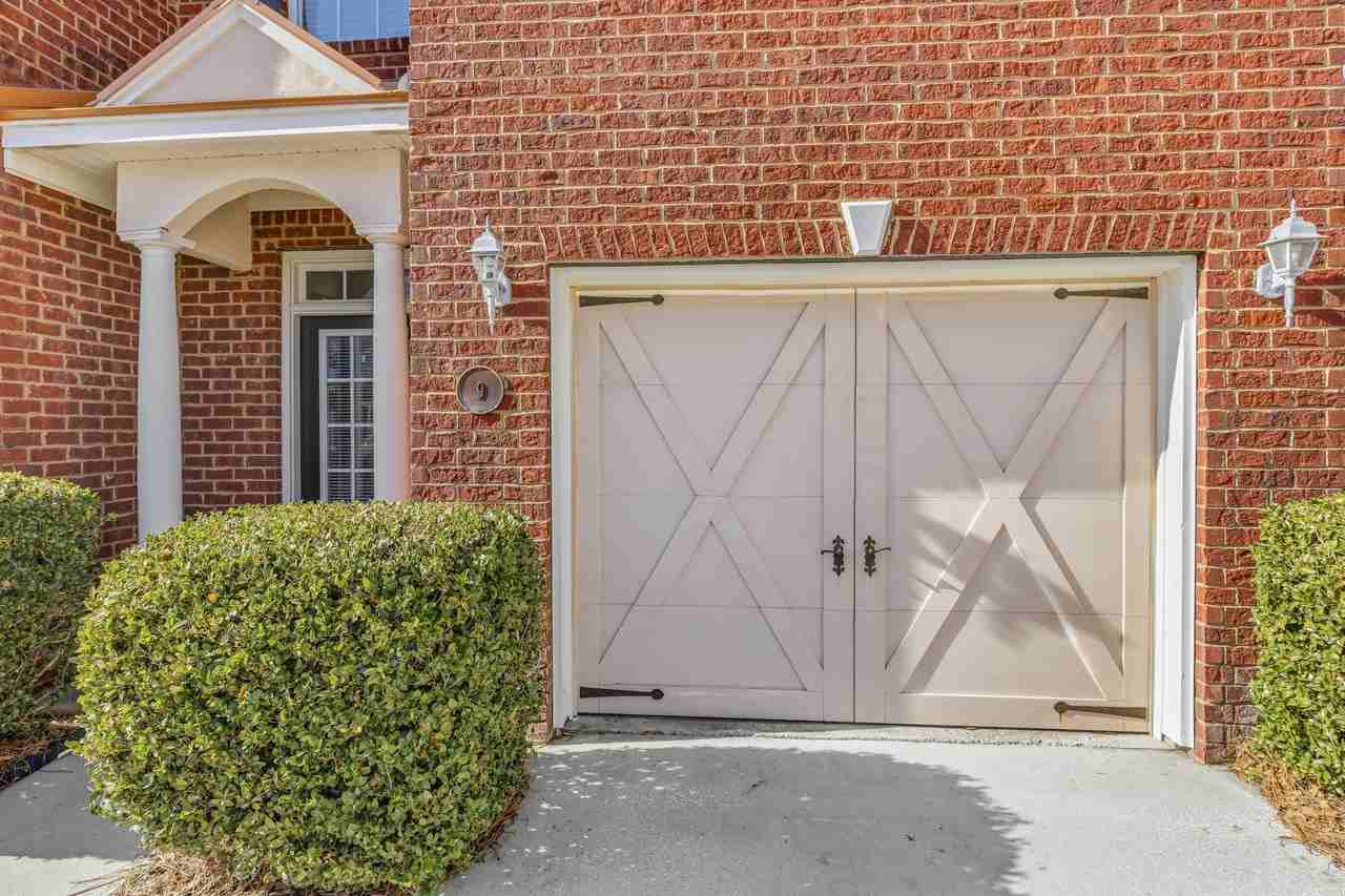 777 King George BlvdUnit #1 - Photo 4 of 45