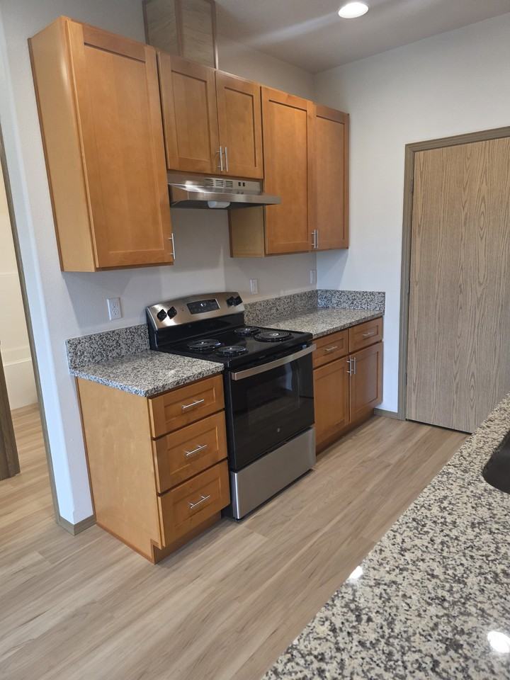 388 & 390 Clover Street - 388 #388 - Photo 4 of 22