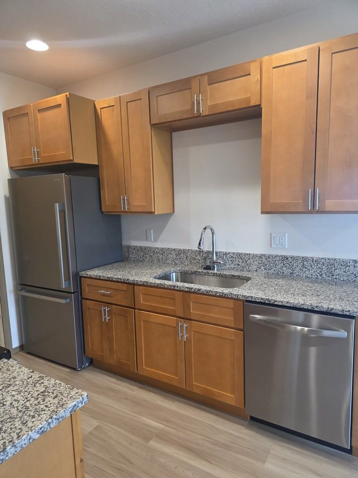 388 & 390 Clover Street - 388 #388 - Photo 5 of 22