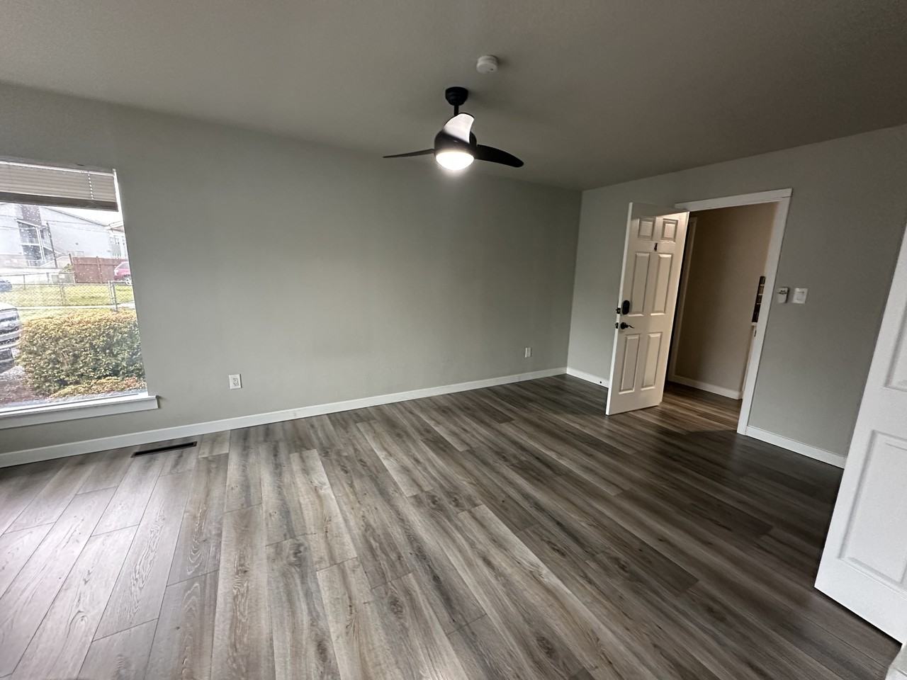 1105 Lafayette St S #4 - Photo 6 of 7