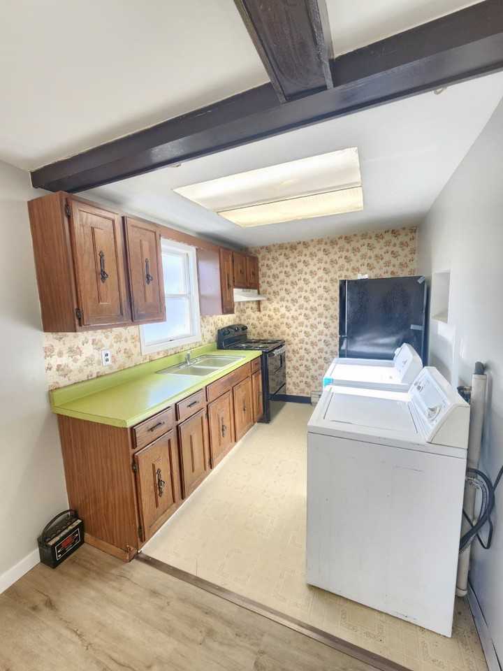 388 Main St #2 - Photo 5 of 7