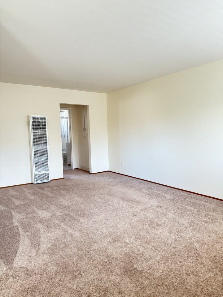 213 Superior Dr #D - Photo 4 of 12