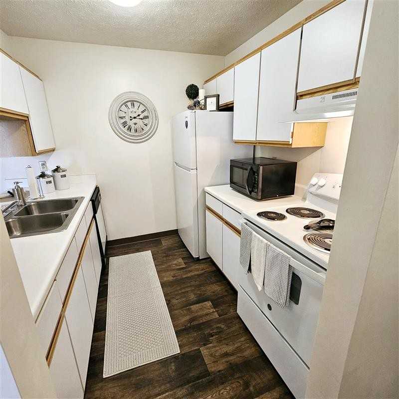 1815 Raleigh Ave #1880F - Photo 5 of 11